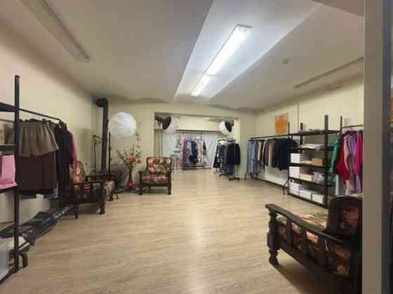 Доступны торговые помещения в Тихом центре, по адресу улица Антонияс, 4.  Общая Rīga