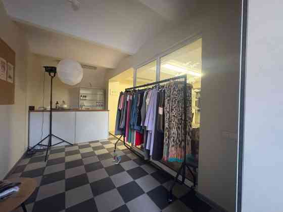 Доступны торговые помещения в Тихом центре, по адресу улица Антонияс, 4.  Общая Rīga