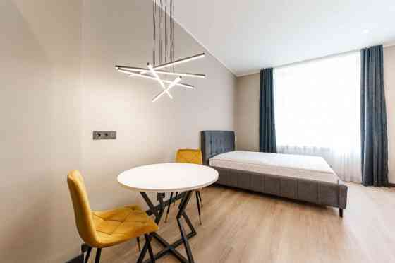 Предлагается стильная и уютная однокомнатная квартира в центре Риги, сочетающая Rīga