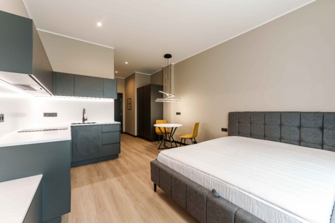 Предлагается стильная и уютная однокомнатная квартира в центре Риги, сочетающая Рига - изображение 1