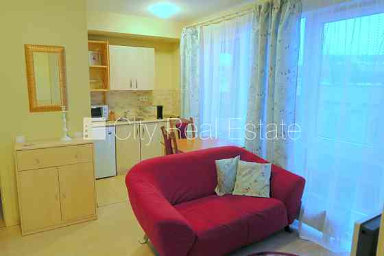 Проект - Centra Nams (Центра Намс), новостройка, благоустроенный озеленённый двор, Рига