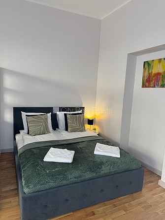 Renovēta māja, studio tipa, virtuve apvienota ar viesistabu, krāsotas sienas, jauna santehnika, Rīga - foto 7