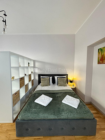 Renovēta māja, studio tipa, virtuve apvienota ar viesistabu, krāsotas sienas, jauna santehnika, Rīga - foto 2