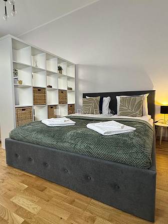 Renovēta māja, studio tipa, virtuve apvienota ar viesistabu, krāsotas sienas, jauna santehnika, Rīga - foto 1