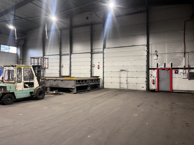 Nomai pieejamas noliktavas telpas Meiranu iela 4.  * Kopēja Platība 1750 kv. m. ; * Griestu Rīga - foto 3