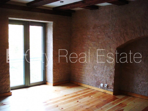 Фасадный дом, реставрированный дом, закрытый двор, лифт, лестничная клетка после Рига - изображение 8