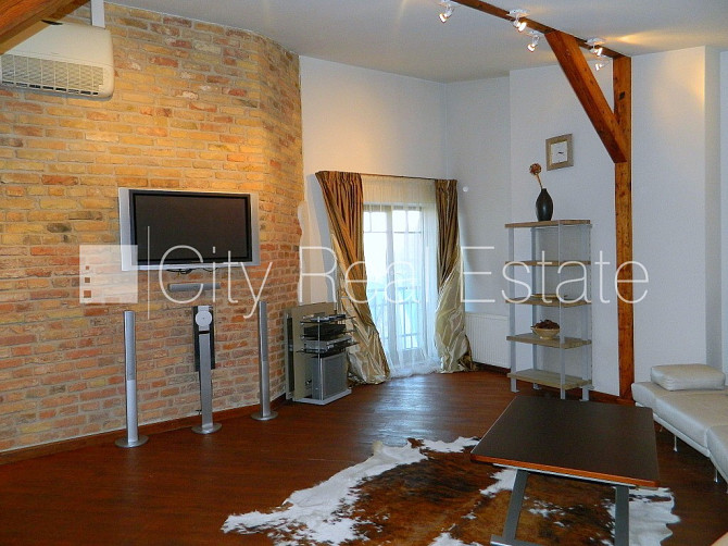 Zeme īpašumā, fasādes māja, renovēta māja, slēgts pagalms, ir lifts, kāpņu telpa pēc Rīga - foto 11