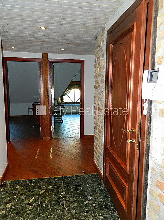 Земля в собственности, фасадный дом, реновированный дом, закрытый двор, лифт, Рига - изображение 14