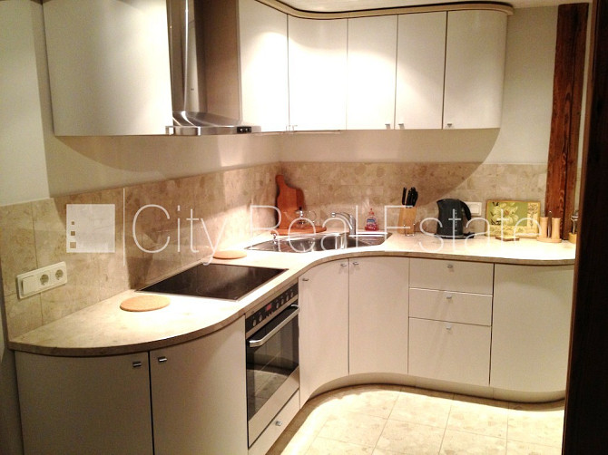 Земля в собственности, фасадный дом, реновированный дом, закрытый двор, лифт, Рига - изображение 13