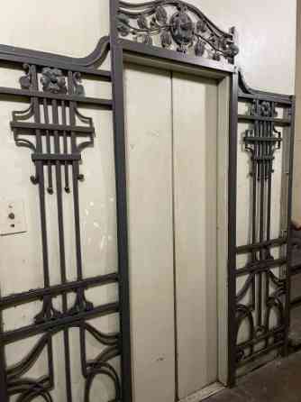 Продаётся элегантная квартира в полностью отреставрированном историческом Рига