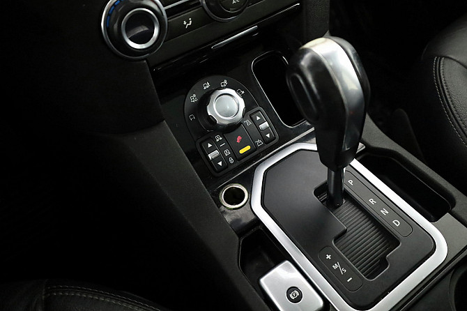 Land Rover Discovery 4 HSE Facelift ATM 3.0 TDV6 155kW Tallina - foto 8