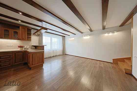 Pārdošanā plašs un kvalitatīvs 5-istabu divstāvu dzīvoklis Valmierā, Viestura laukumā
Piedāvājumā el Valmiera un Valmieras novads