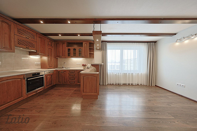 Pārdošanā plašs un kvalitatīvs 5-istabu divstāvu dzīvoklis Valmierā, Viestura laukumā Valmiera un Valmieras novads - foto 7