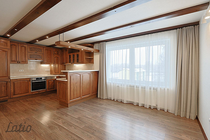 Pārdošanā plašs un kvalitatīvs 5-istabu divstāvu dzīvoklis Valmierā, Viestura laukumā Valmiera un Valmieras novads - foto 8