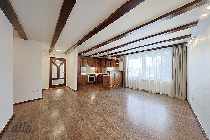 Pārdošanā plašs un kvalitatīvs 5-istabu divstāvu dzīvoklis Valmierā, Viestura laukumā Valmiera un Valmieras novads - foto 9