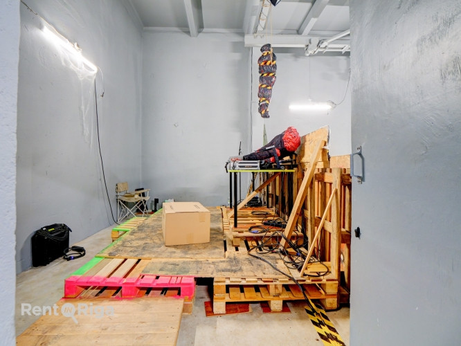 Tiek nomāta multi funkcionāla ēka 300 m Ir vieta ērtai auto novietošanai un piebraukšanai. Rīga - foto 8