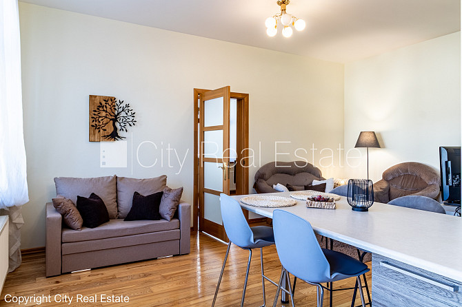 Jaunceltne, fasādes māja, zaļā teritorija, pazemes autostāvvieta, ieeja no ielas, apzaļumota Jūrmala - foto 9