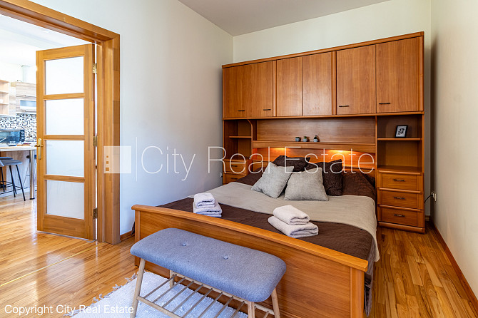 Jaunceltne, fasādes māja, zaļā teritorija, pazemes autostāvvieta, ieeja no ielas, apzaļumota Jūrmala - foto 4