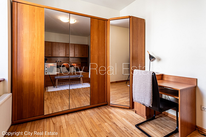 Jaunceltne, fasādes māja, zaļā teritorija, pazemes autostāvvieta, ieeja no ielas, apzaļumota Jūrmala - foto 6