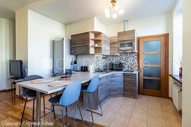 Jaunceltne, fasādes māja, zaļā teritorija, pazemes autostāvvieta, ieeja no ielas, apzaļumota Jūrmala - foto 14