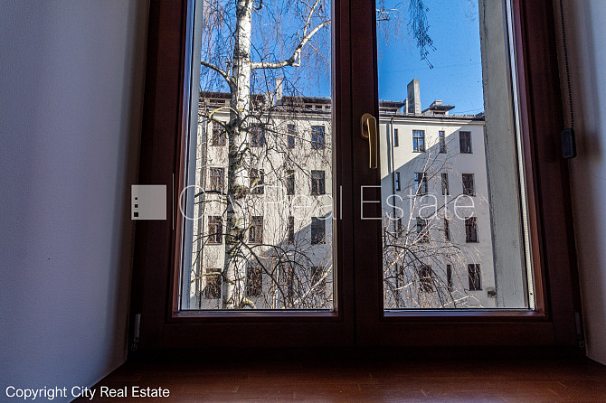 Jaunceltne, fasādes māja, zaļā teritorija, pazemes autostāvvieta, ieeja no ielas, apzaļumota Jūrmala - foto 7