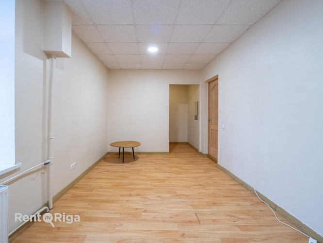 Sakopta ēka un klusi, kvalitatīvi biroji pašā Rīgas centrā Dzirnavu ielā.  + Skats uz ielas Rīga - foto 2