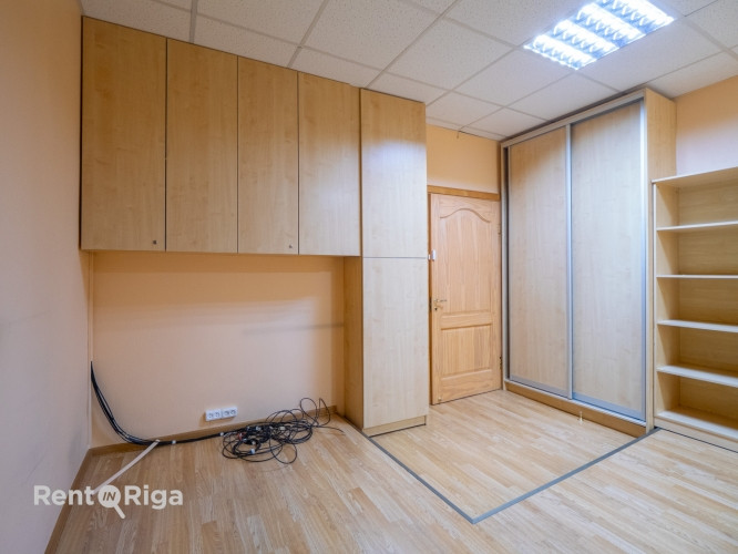 Kvalitatīvi biroji pašā Rīgas centrā, Dzirnavu ielā.  + Logi vērsti uz ielas pusi. + Katrā Rīga - foto 3