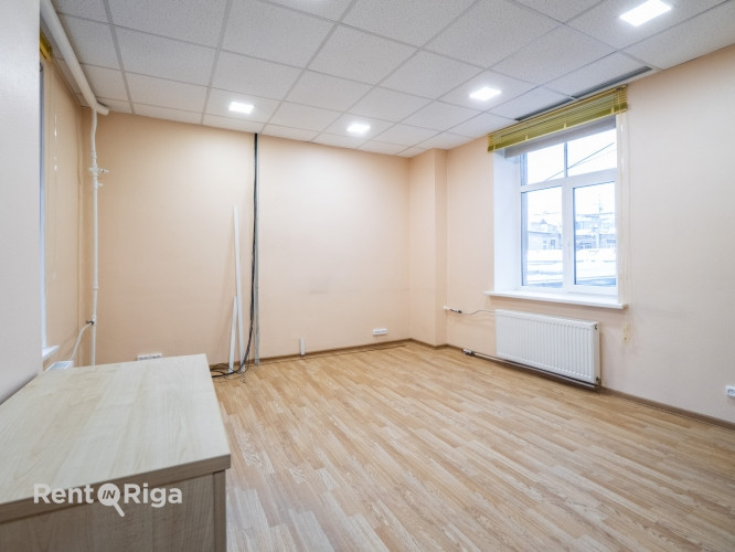 Kvalitatīvi biroji pašā Rīgas centrā, Dzirnavu ielā.  + Logi vērsti uz ielas pusi. + Katrā Rīga - foto 4