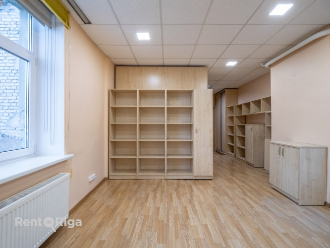 Kvalitatīvi biroji pašā Rīgas centrā, Dzirnavu ielā.  + Logi vērsti uz ielas pusi. + Katrā Rīga - foto 2