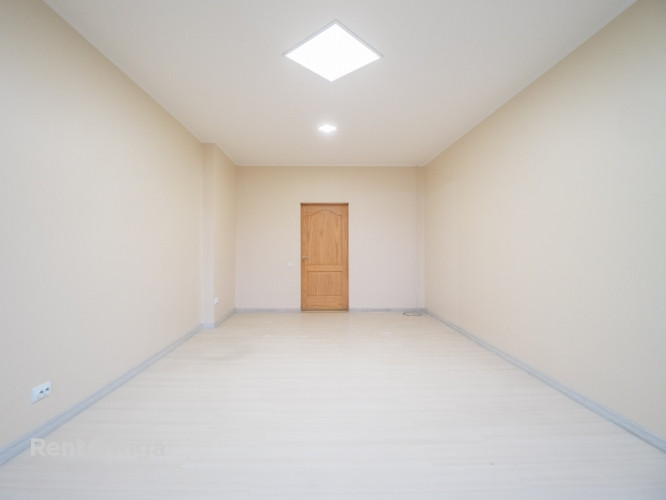 Sakopta ēka un klusi, kvalitatīvi biroji pašā Rīgas centrā Dzirnavu ielā.  32,36m2(24,70m2) Rīga - foto 2