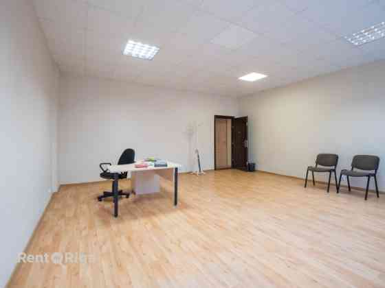 Аккуратное здание и тихие, качественные офисы в самом центре Риги на улице Rīga