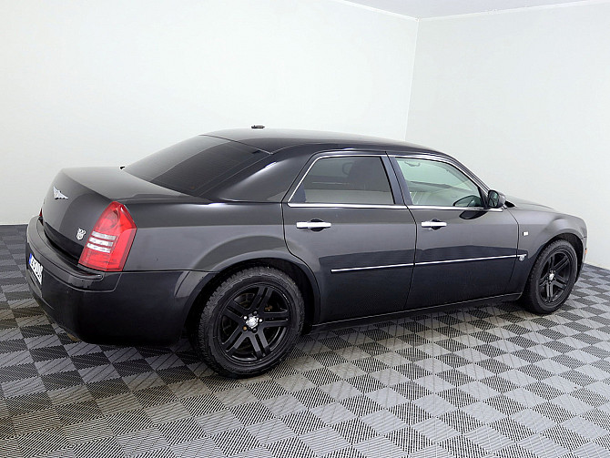 Chrysler 300 C Luxury 5.7 V8 HEMI 250kW Tallina - foto 3