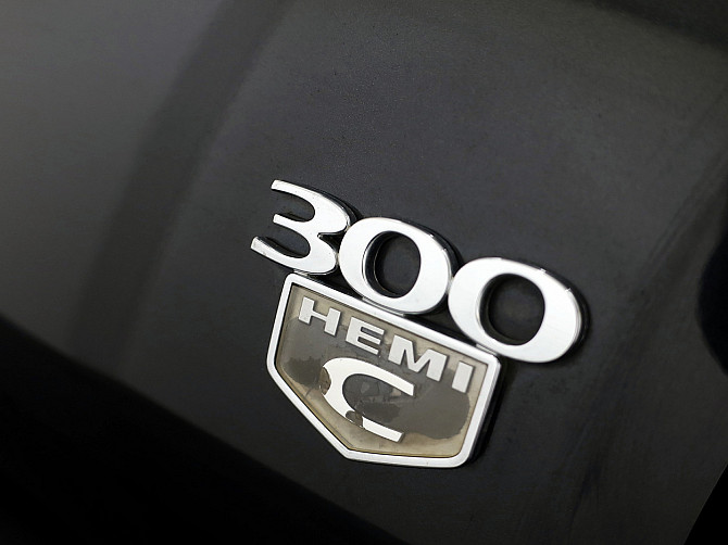 Chrysler 300 C Luxury 5.7 V8 HEMI 250kW Tallina - foto 8