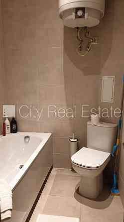 Новостройка, фасадный дом, благоустроенный озеленённый двор, подземная стоянка, Jūrmala