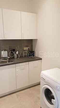 Новостройка, фасадный дом, благоустроенный озеленённый двор, подземная стоянка, Jūrmala