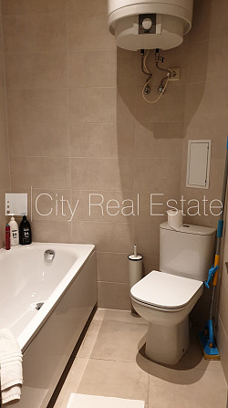 Новостройка, фасадный дом, благоустроенный озеленённый двор, подземная стоянка, Юрмала - изображение 6