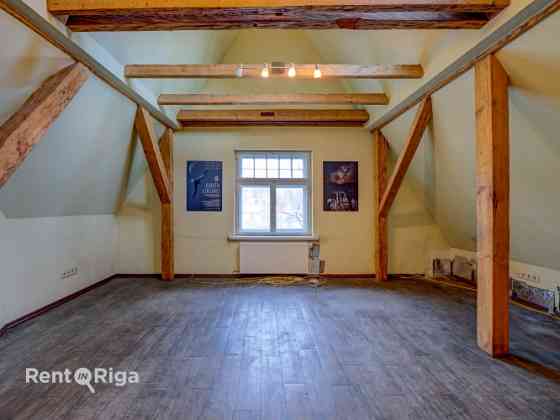 Сдаются офисные помещения в Агентскалнсе в красивом довоенном здании. Rīga