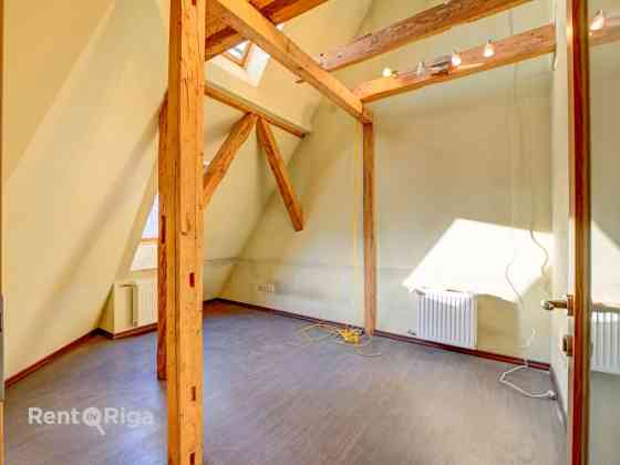 Сдаются офисные помещения в Агентскалнсе в красивом довоенном здании. Rīga