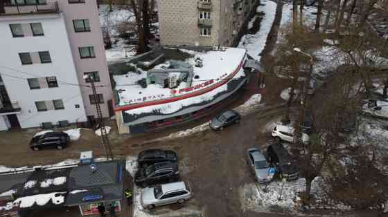 Tiek iznomāta atsevišķi stāvoša ēka aktīvas ielas mālā, pretī Nacionālajai Bibliotēkai.   + Ēka aprī Рига