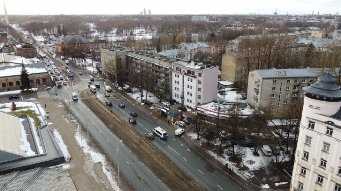 Tiek iznomāta atsevišķi stāvoša ēka aktīvas ielas mālā, pretī Nacionālajai Bibliotēkai.   + Ēka aprī Рига - изображение 8