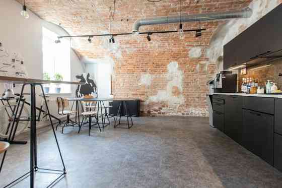 Office premises near Kronvalda Park, in a renovated building.  The owner of the premises will carry  Рига