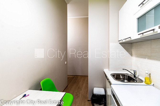 Fasādes māja, renovēta māja, fasāde ar dekoratīvo apmetumu, slēgts pagalms, ieeja no ielas Rīga - foto 9