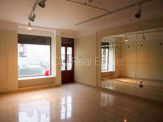 Фасадный дом, реновированный дом, фасад с декоративной штукатуркой, закрытый Rīga