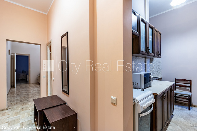 Реновированный дом, лифт, балкон, одна изолированная комната, студио, кухня Рига - изображение 9