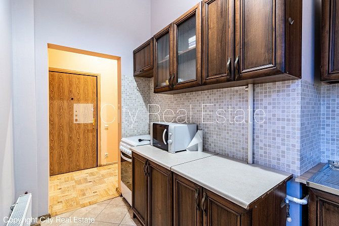 Реновированный дом, лифт, балкон, одна изолированная комната, студио, кухня Рига - изображение 15