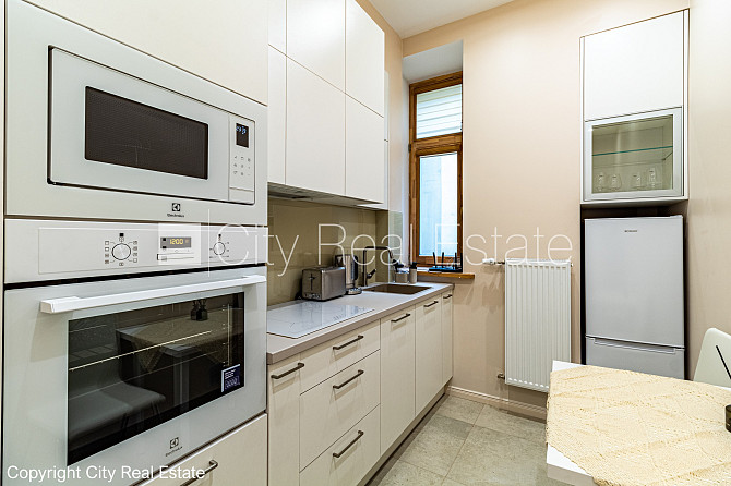 Фасадный дом, вход с улицы, количество спален 4 шт., изолированные комнаты 4 шт., Рига - изображение 11