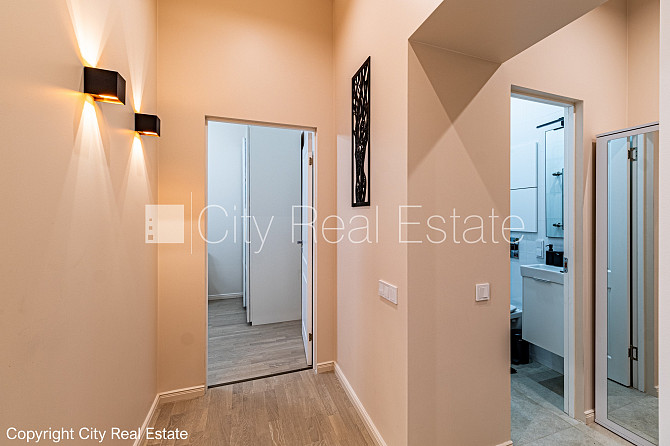 Фасадный дом, вход с улицы, количество спален 4 шт., изолированные комнаты 4 шт., Рига - изображение 15