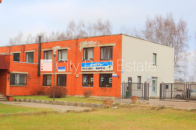 Fasādes māja, renovēta māja, ieeja no ielas, kāpņu telpa pēc kosmētiskā remonta, logi Rīga - foto 1