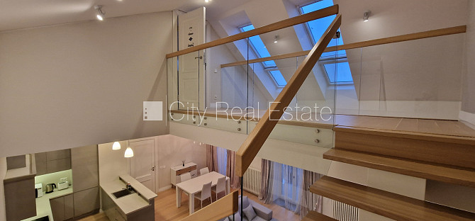 Fasādes māja, renovēta māja, slēgts pagalms, kāpņu telpa pēc kosmētiskā remonta, istabas Rīga - foto 17