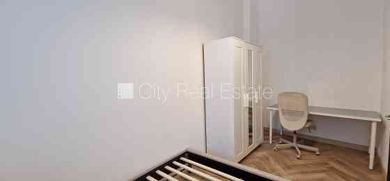 Новостройка, фасадный дом, зеленая территория, благоустроенный озеленённый двор, Jūrmala